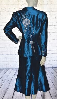 Susanna Formal Church Embellished 2pc Skirt Suit Embroidered Vibrant Blue Size 8
